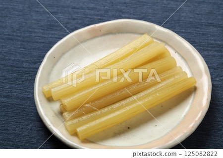 Boiled butterbur Boiled butterbur 125082822
