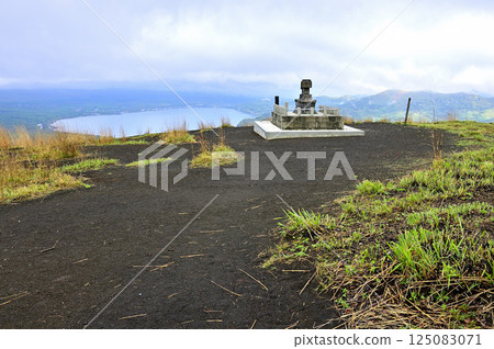 Tanzawa's Koshu border ridge: Teppokinoto summit Tanzawa's Koshu border ridge: Teppokinoto summit 125083071