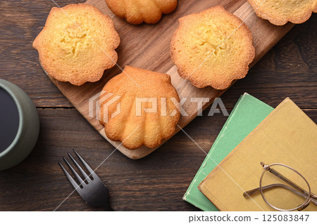 美味瑪德琳蛋糕 125083847