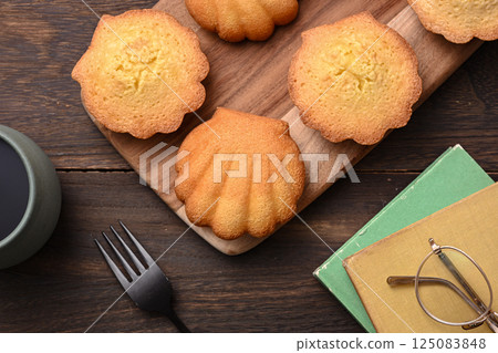 Delicious madeleines Delicious madeleines 125083848