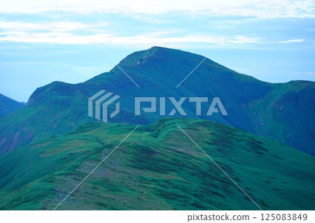 Mount Kitamata seen from Mount Monnai in the Iide mountain range 125083849