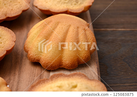 美味瑪德琳蛋糕 125083875