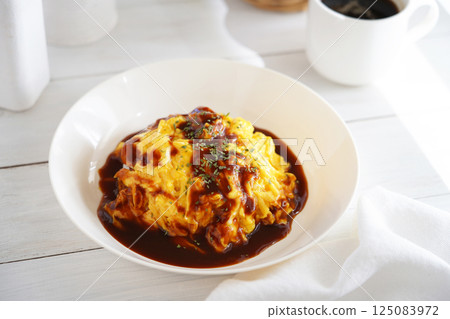 Omelette rice  125083972