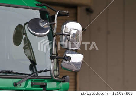 卡車側鏡圖像 卡車側鏡圖像 125084903