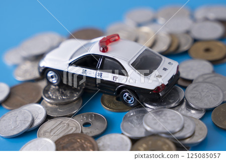 警車在錢幣現金之上 警車在錢幣現金之上 125085057