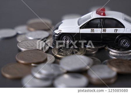 警車在錢幣現金之上 警車在錢幣現金之上 125085080