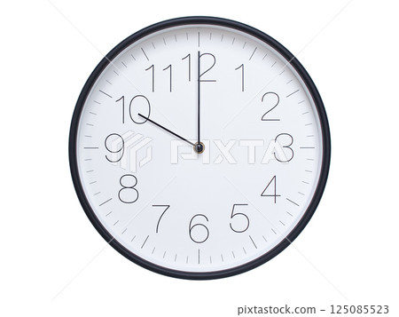 Simple wall clock with black frame and white face displaying 10:00 or 22:00. Ideal for time, schedule, and punctuality themes. Simple wall clock with black frame and white face displaying 10:00 or 22:00. Ideal for time, schedule, and punctuality themes. 125085523