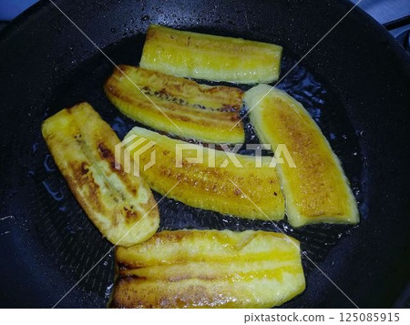 Grilled plantains (Japanese name: plantain) from Mexico Grilled plantains (Japanese name: plantain) from Mexico 125085915
