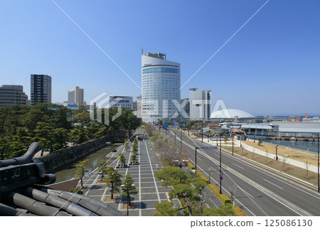 Mizuki Street as seen from the Tsukimi Tower, Tokushima Bunri University at Sunport, Hotel Clement Takamatsu, and Anabuki Arena Kagawa are also visible. 125086130