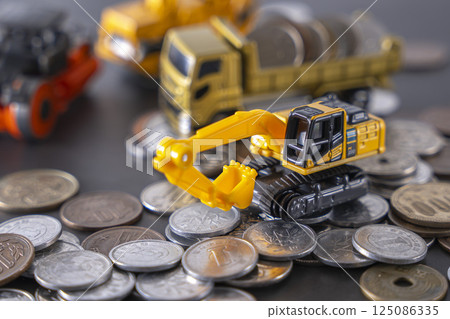 工程車輛與硬幣儲蓄投資 工程車輛與硬幣儲蓄投資 125086335