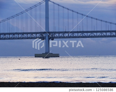 the sunrise scene of the sea 125086586