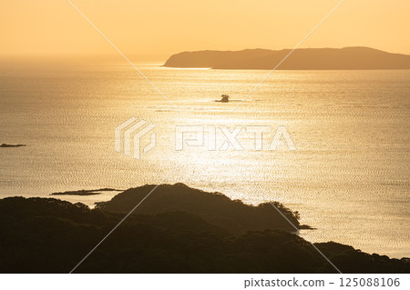 Eight views of Kujukushima, Sasebo City, Nagasaki Prefecture Scenery of Kujukushima dyed in the sunset seen from Ishidake Observatory Eight views of Kujukushima, Sasebo City, Nagasaki Prefecture Scenery of Kujukushima dyed in the sunset seen from Ishidake Observatory 125088106