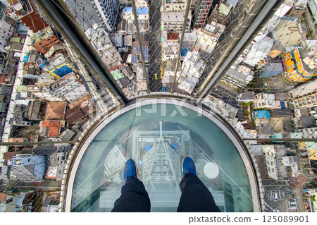 View from Tsutenkaku special outdoor observation deck, Osaka city 125089901