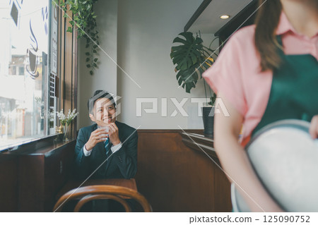 coffee shop, cafe, cafeteria 125090752