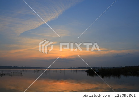 Cloudy sunrise 125090801