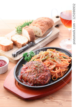 hamburger spaghetti 125090932