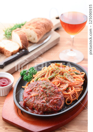 hamburger spaghetti hamburger spaghetti 125090935