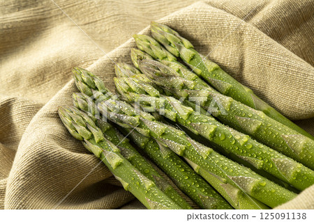 Fresh and delicious asparagus Fresh and delicious asparagus 125091138