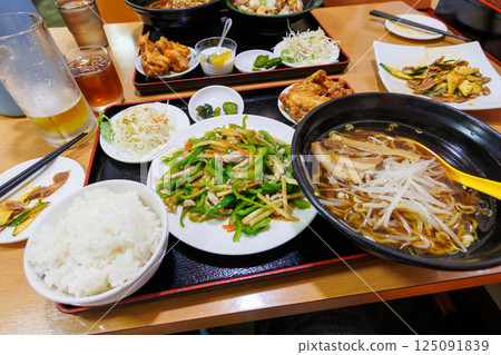 A set of chinjaorusu (fried chicken with green peppers) and ramen. A delicious and affordable Chinese restaurant in Ito Port. Ito City, Shizuoka Prefecture A set of chinjaorusu (fried chicken with green peppers) and ramen. A delicious and affordable Chinese restaurant in Ito Port. Ito City, Shizuoka Prefecture 125091839