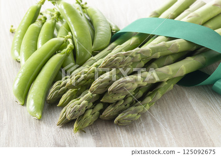 asparagus, vegetables, vegetable 125092675