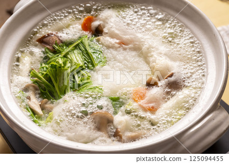 Grated radish hot pot dish 125094455