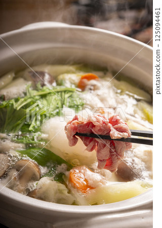 Grated radish hot pot dish 125094461
