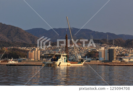 Miyajima Oyster Landing 125094708
