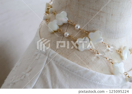 15mm花形貝殼長項鍊（白貝母） 125095224