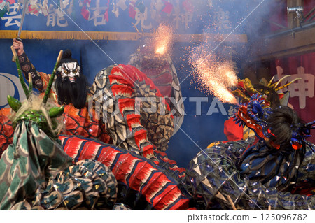 Iwami Kagura: Night Kagura at Sannomiya Shrine in Hamada City: Susanoo-no-Mikoto defeats the giant snake 125096782
