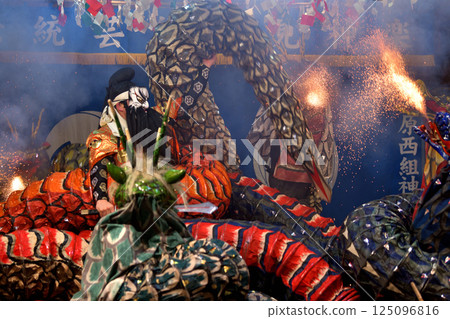 Iwami Kagura: Night Kagura at Sannomiya Shrine in Hamada City: Susanoo-no-Mikoto defeats the giant snake 125096816