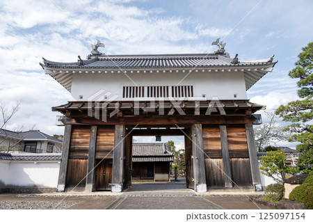 Kakegawa Castle ruins: The restored Otemon Gate 125097154