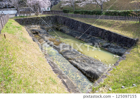 The Jurobanbori moat remaining in Kakegawa Castle 125097155