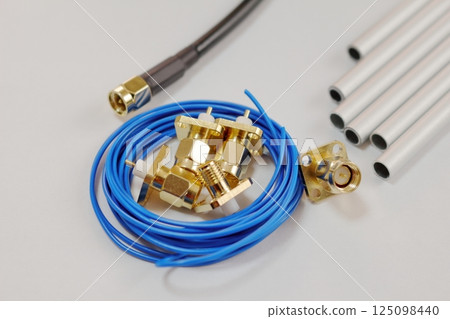 鋁管和同軸電纜 125098440