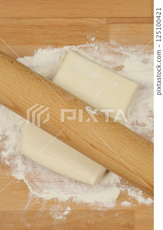 Puff pastry dough 125100421