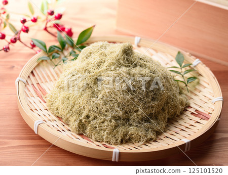 Tororo kelp from Rishiri, Hokkaido, served on a bamboo basket Tororo kelp from Rishiri, Hokkaido, served on a bamboo basket 125101520