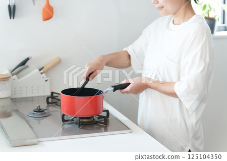 做飯的女人 做飯的女人 125104350