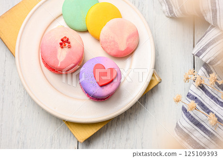 Delicious dessert 125109393