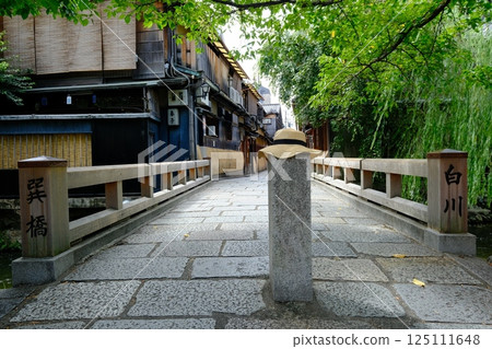 Summer image of Shirakawa Tatsumi Bridge Summer image of Shirakawa Tatsumi Bridge 125111648
