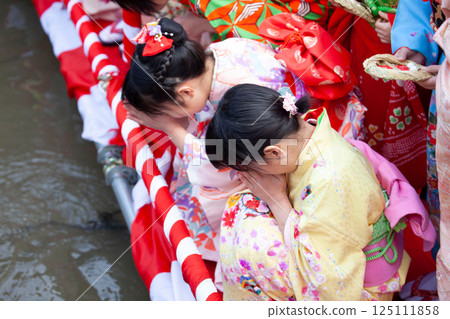 Children playing Hinamatsuri 125111858