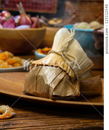 傳統台灣粽子與各式食材展示 傳統台灣粽子與各式食材展示 125112548