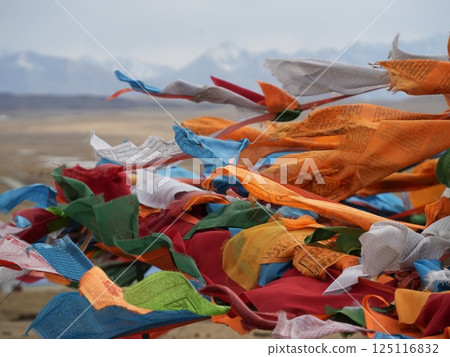 Prayer flags and snow-capped mountains Prayer flags and snow-capped mountains 125116832