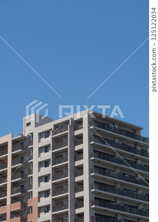 Mansion in the blue sky Mansion in the blue sky 125122034