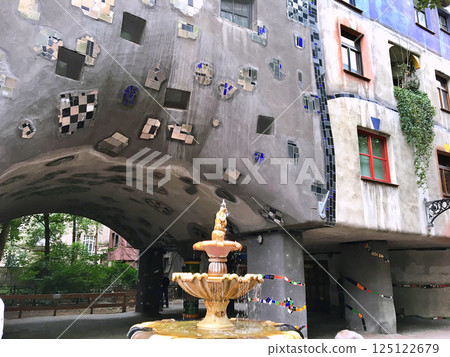 Travel to Vienna in Austria during summer on holiday Travel to Vienna in Austria during summer on holiday 125122679