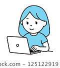 在電腦上工作的女人 125122919