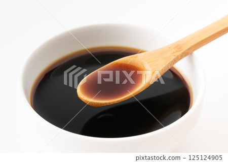 小碟中的黑醋 小碟中的黑醋 125124905