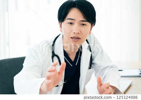 檢查的醫生 125124986