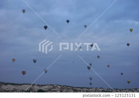 土耳其卡帕多奇亞的氣球 125125131