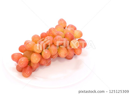 Kaiji Grapes, Red Grapes, Yamanashi Prefecture, Light Background 125125309