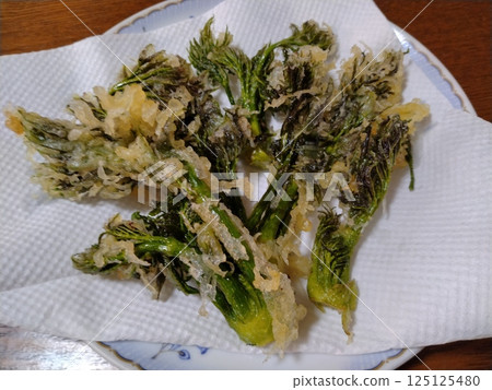 簡單自製的天婦羅，散發著春天芋頭的香氣 125125480