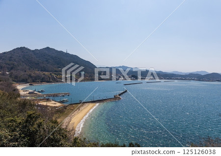 贊岐市（香川縣贊岐市）的小漁港長濱漁港的風景 125126038